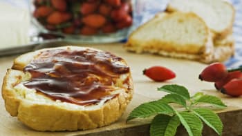 Vyrobte si lahodnou marmeládu z šípků