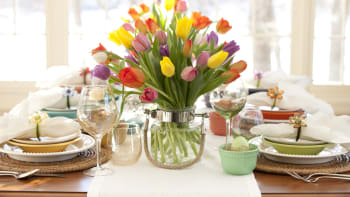 INSPIRACE: Jak slavnostně prostřít stůl na Velikonoce? Tohle na jarní tabuli nesmí chybět!