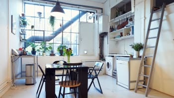 Barvy, materiály, doplňky aneb Jak si doma vytvořit interiér v industriálním stylu