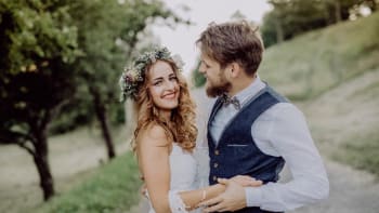 12 nápadů na rustikální svatbu. Inspirujte se tradicemi, venkovem a přírodou
