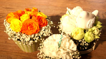 Udělejte si květinové dortíky. I na svatbu