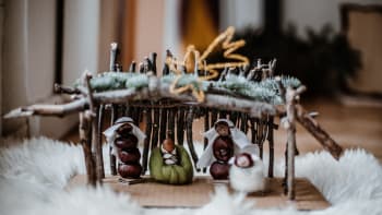 Betlém z přírodních materiálů: Vytvořte dekoraci a hračku pro děti zároveň