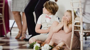6 spásných nápadů, jak zabavit děti na svatbě
