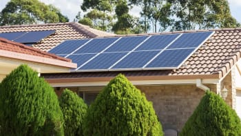 Nové fotovoltaické panely vyrobí elektřinu i ohřejí vodu