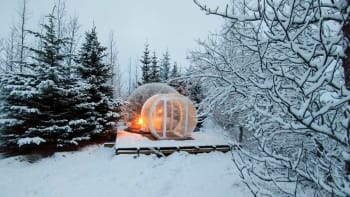 Zabydlete se v bublině! Netradiční hotel na Islandu nabízí ubytování pro romantické dobrodruhy