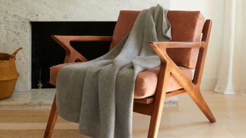 10 nápadů, jak opravit stará křesla a oprýskané židle