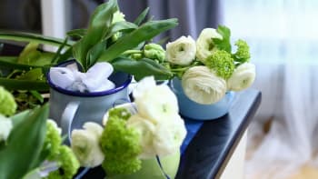 Tip: Vyrobte si krásnou jarní dekoraci ze smaltovaného nádobí