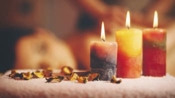 Zažeňte podzimní depresi a vyrobte si doma vlastní svíčky. Naučíme vás, jak na to!