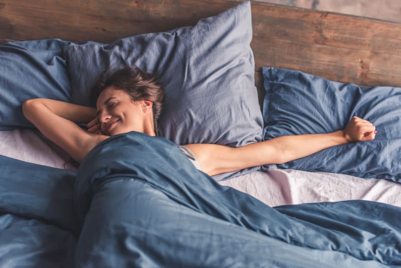 Šetřit na kvalitní a pohodlné posteli se nevyplácí. Negativně se to projeví na kvalitě spánku.