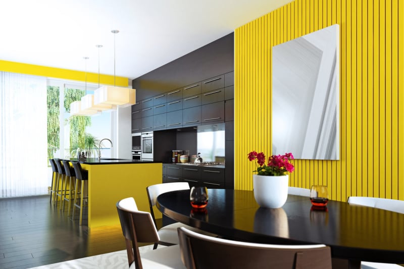 Žlutá v interiéru:  Výborně se hodí do kuchyně, protože podporuje chuť k jídlu i správné trávení. 