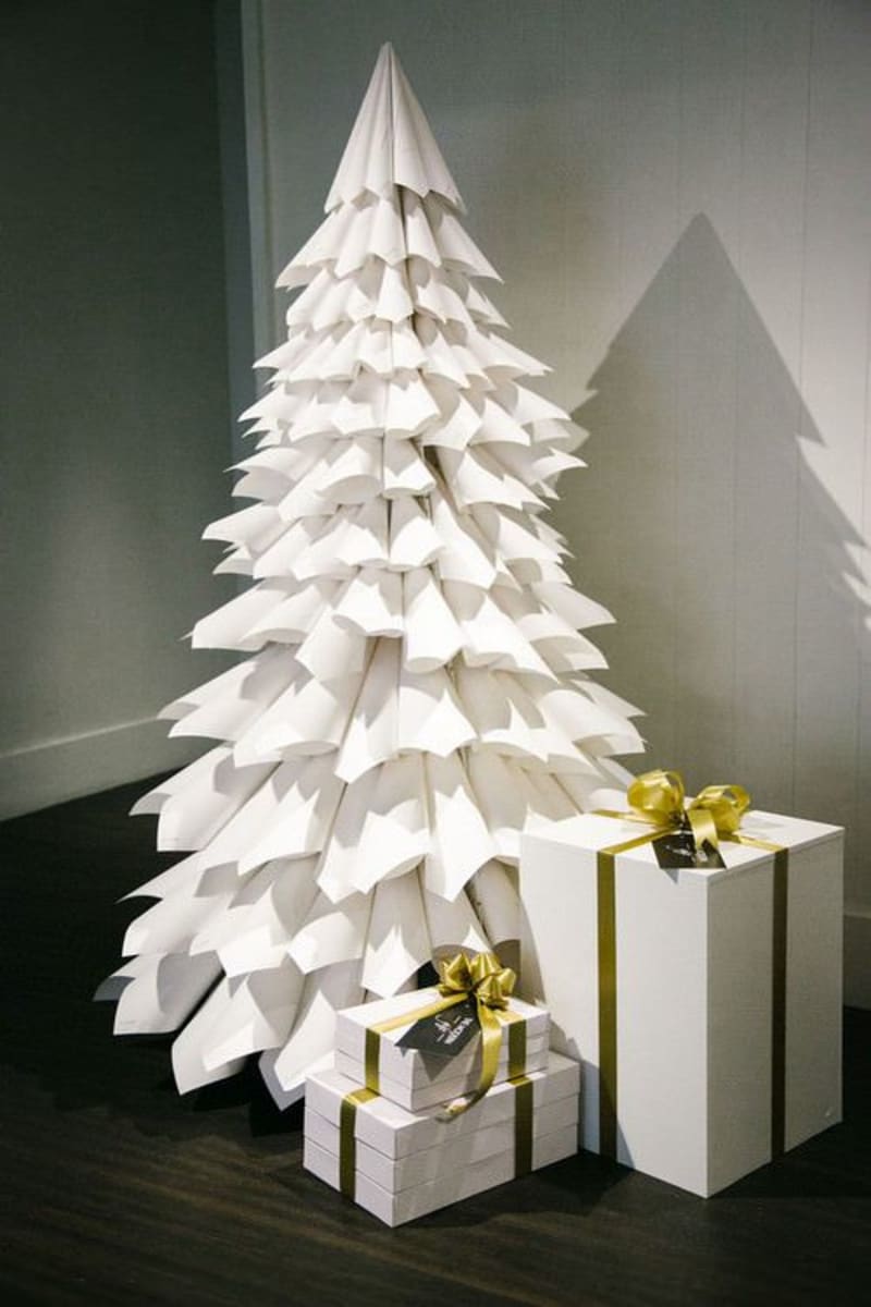 Velký papírový vánoční stromek