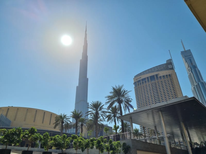 Nejvyšší budova světa Burdž Chalífa se nachází vedle Dubai Mall.