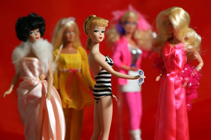 Barbie byla často kritizována kvůli svým mírám, což ovlivnilo řadu dívek.