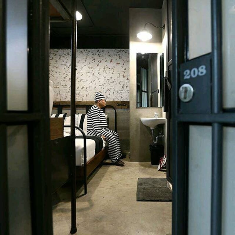 Hotel ve stylu thajského vězení - Obrázek 8