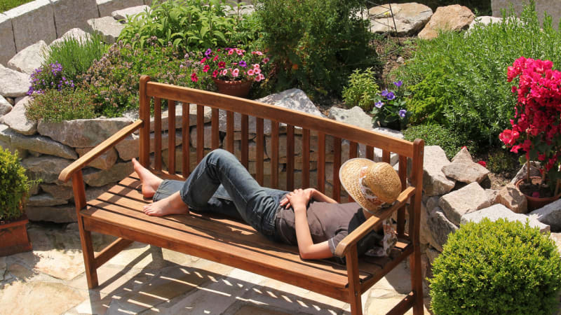 Odpočinek na zahradě. Inspirujte se, jak vytvořit skvělý relaxační kout pod širým nebem