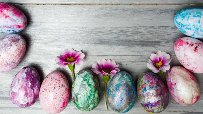 Jak a čím obarvit velikonoční vajíčka? Poradíme vám jednoduché a efektní nápady na dokonalé kraslice