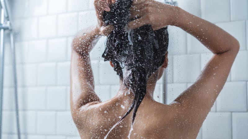 Jak dlouho by měla trvat sprcha, abyste neplýtvali vodou?