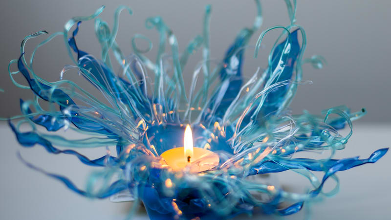 VIDEO: Vyrobte si originální svícny z PET lahví. Vypadají jako ze skla