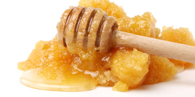 Krystalizace či zcukernatění je pro med přirozenou vlastností a důkazem toho, že med kvalitní je a bylo s ním šetrně manipulováno. 