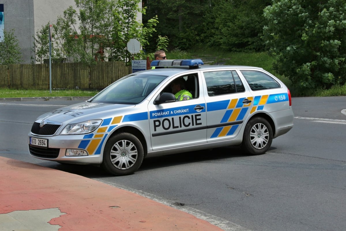 Na trase mezi Valašským Meziříčím a Hranicemi ohrožoval ostatní řidiče zdrogovaný muž za volantem dodávky. (Ilustrační foto)