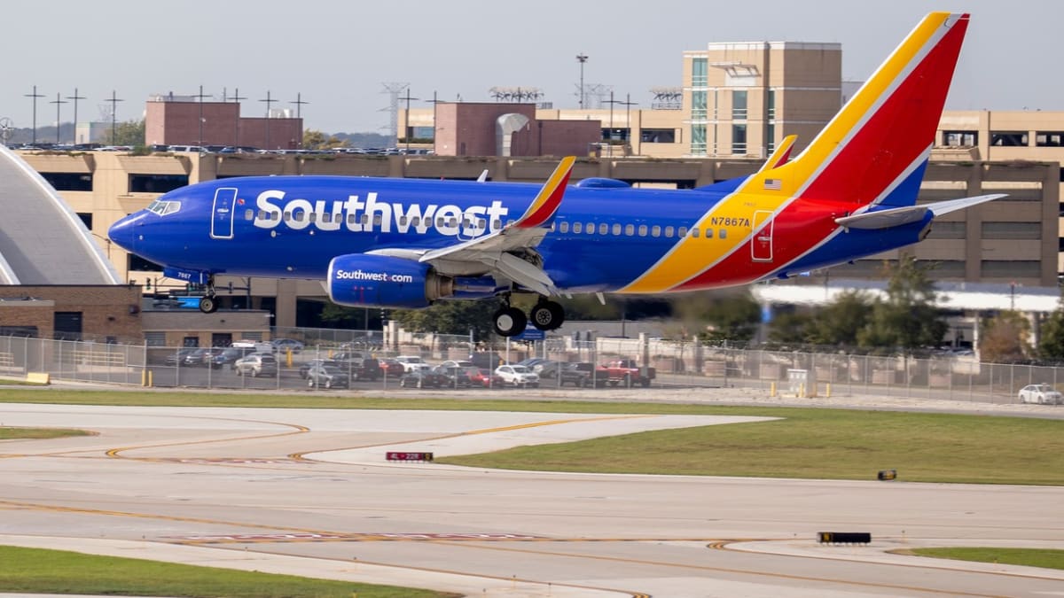 MacCarthyová žádá po letecké společnosti Southwest Airlines písemnou omluvu za rasovou profilaci