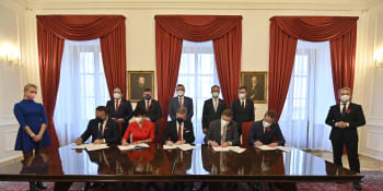 Pět stran podepsalo koaliční smlouvu. Česko je podle Fialy v trojité krizi