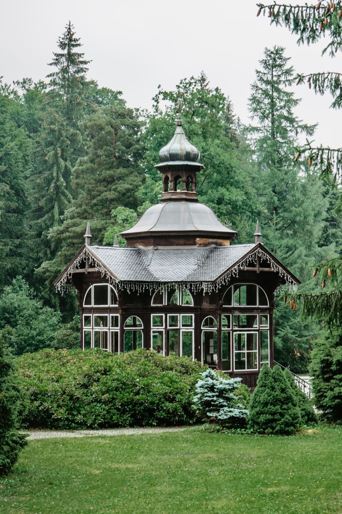 Dřevěný pitný pavilon byl postaven v roce 1862.