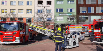 Exploze v masážním saloně ve Zlíně: Střepy z oken padaly mezi kolemjdoucí