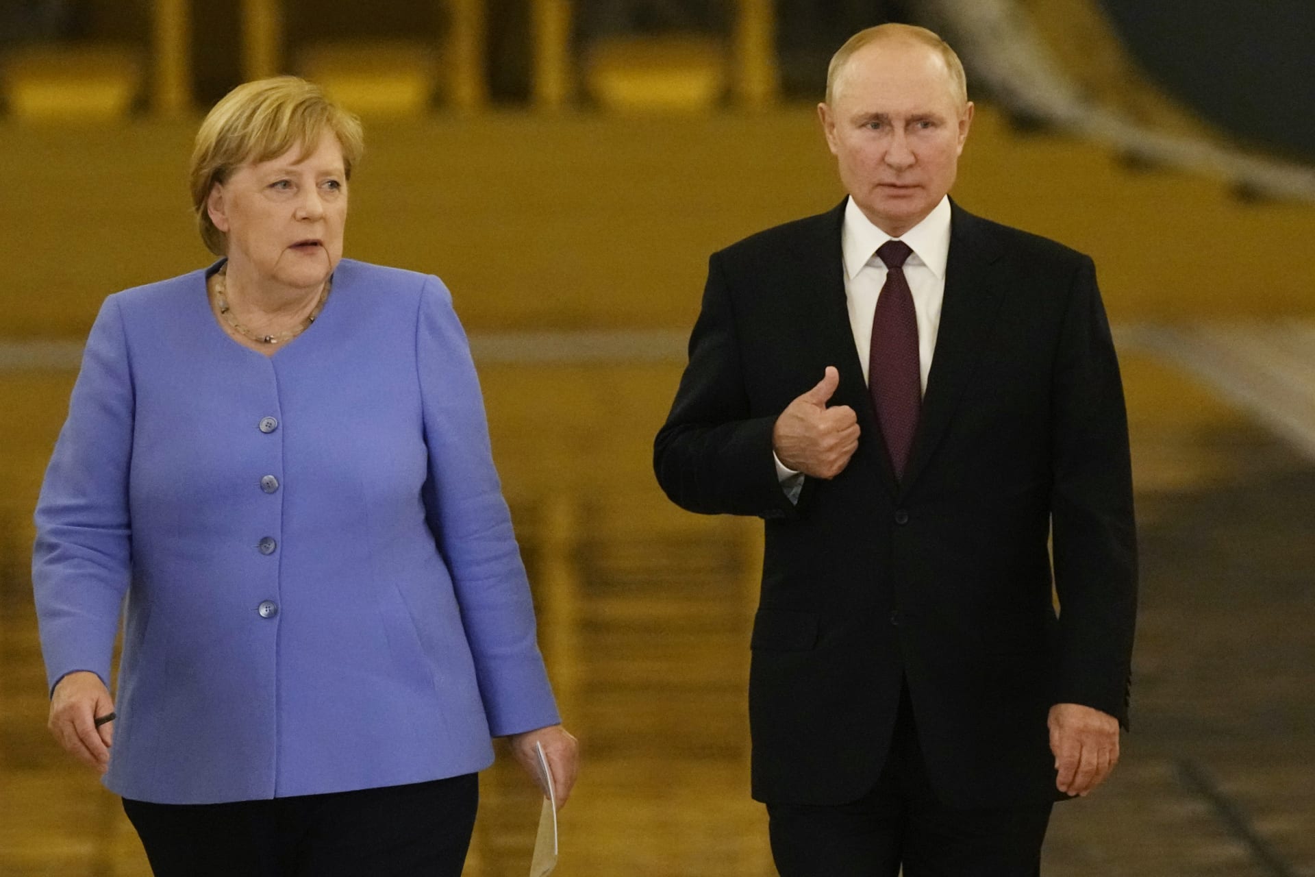 Merkelová požádala Putina, aby zakročil v otázce krize na hranici Polska a Běloruska.