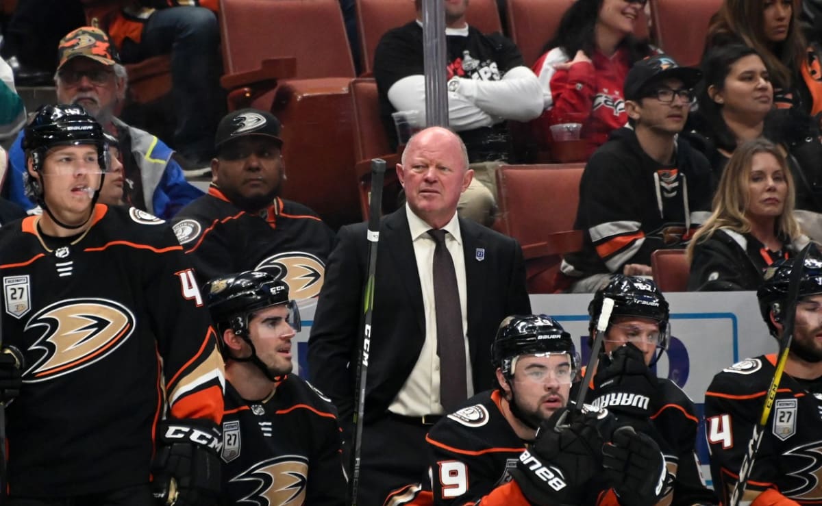 Bob Murray po 13 letech končí ve funkci generálního manažera Anaheimu Ducks.