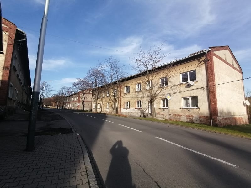 Bývalá hornická kolonie Trnkovec v Ostravě, dnes ghetto, které ale pomalu zaniká.