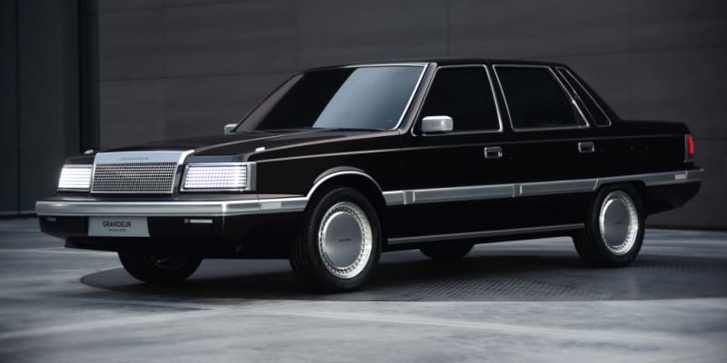 Luxusní sedan Grandeur se poprvé v nabídce Hyundai objevil v roce 1986. Nový koncept jako by mu z oka vypadl.