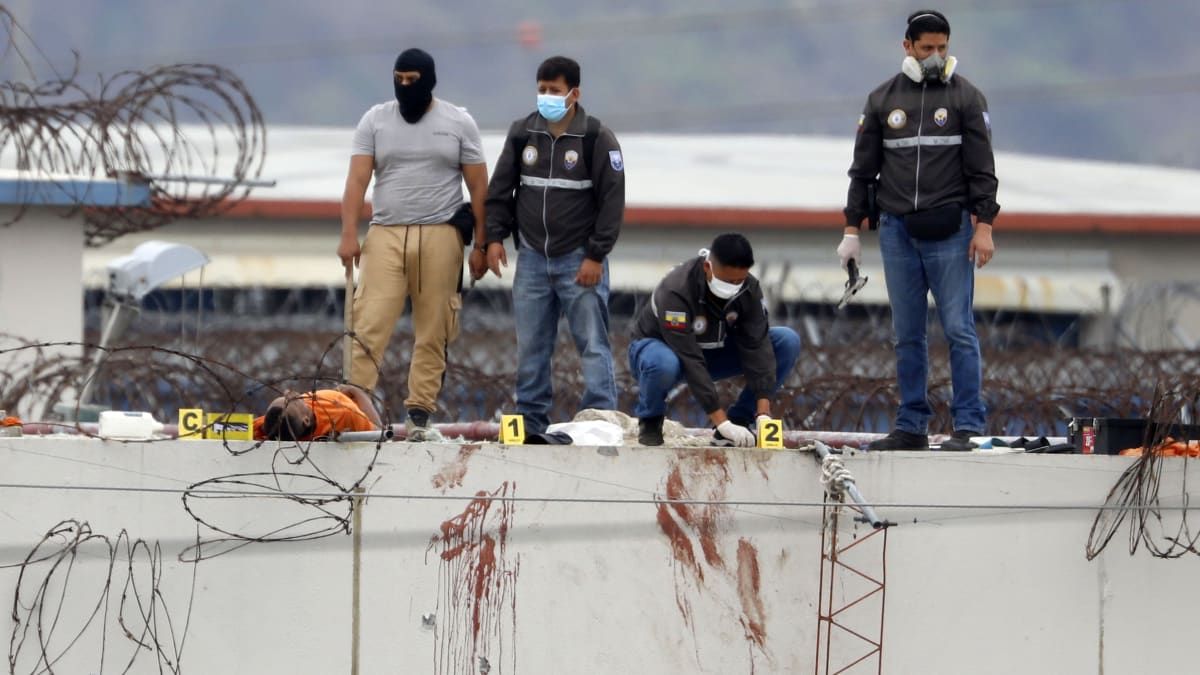 Při nepokojích ve věznici v ekvádorském Guayaquilu zemřelo 58 trestanců.