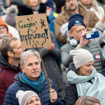 V rakouské Vídni proběhla demonstrace odpůrců očkování.