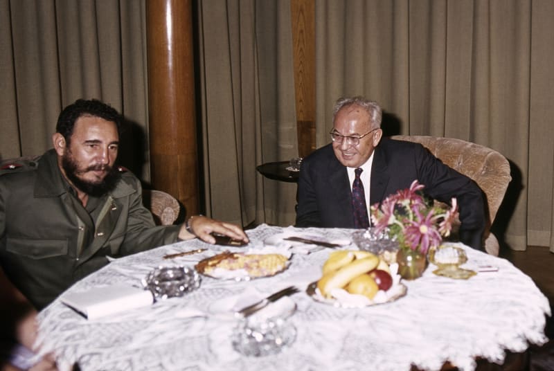 Gustáv Husák s prezidentem Kuby Fidelem Castrem