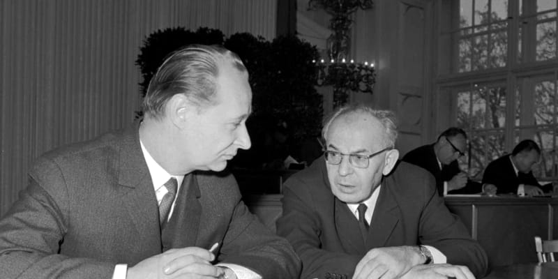 Gustáv Husák (vpravo) společně s Alexanderem Dubčekem.