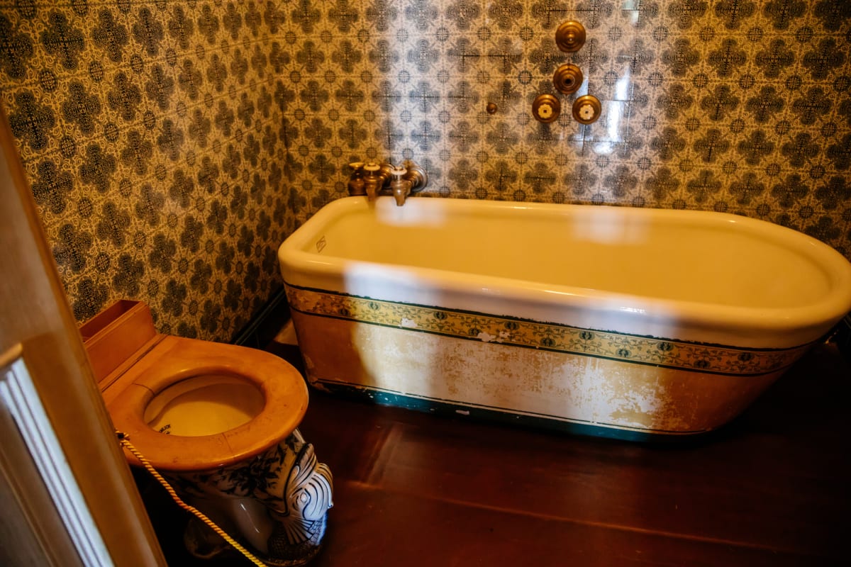 Keramika se pro výrobu WC používá dlouho. Muzeum nočníků nabízí pohled do hluboké minulosti toalet.
