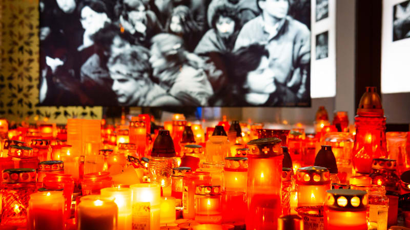 OBRAZEM: Svíčky, protesty i digitální Havel. Jak proběhly oslavy 17. listopadu?