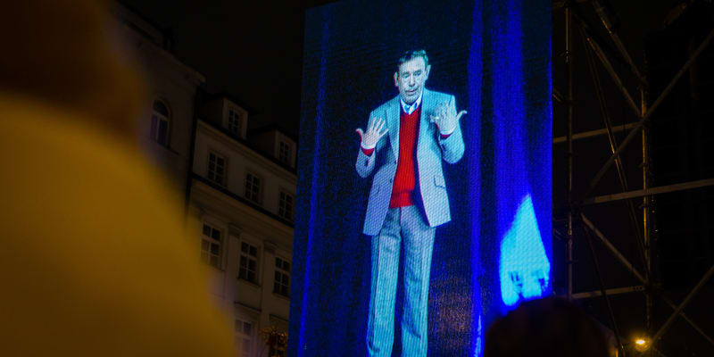 Mnohé přítomné překvapil proslov skrze hologram Václava Havla.