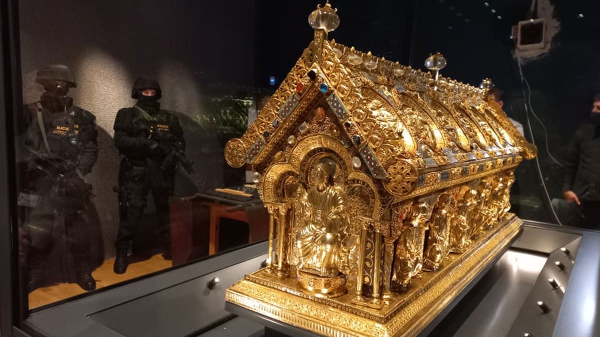 Relikviář svatého Maura se přesunul do nové expozice.