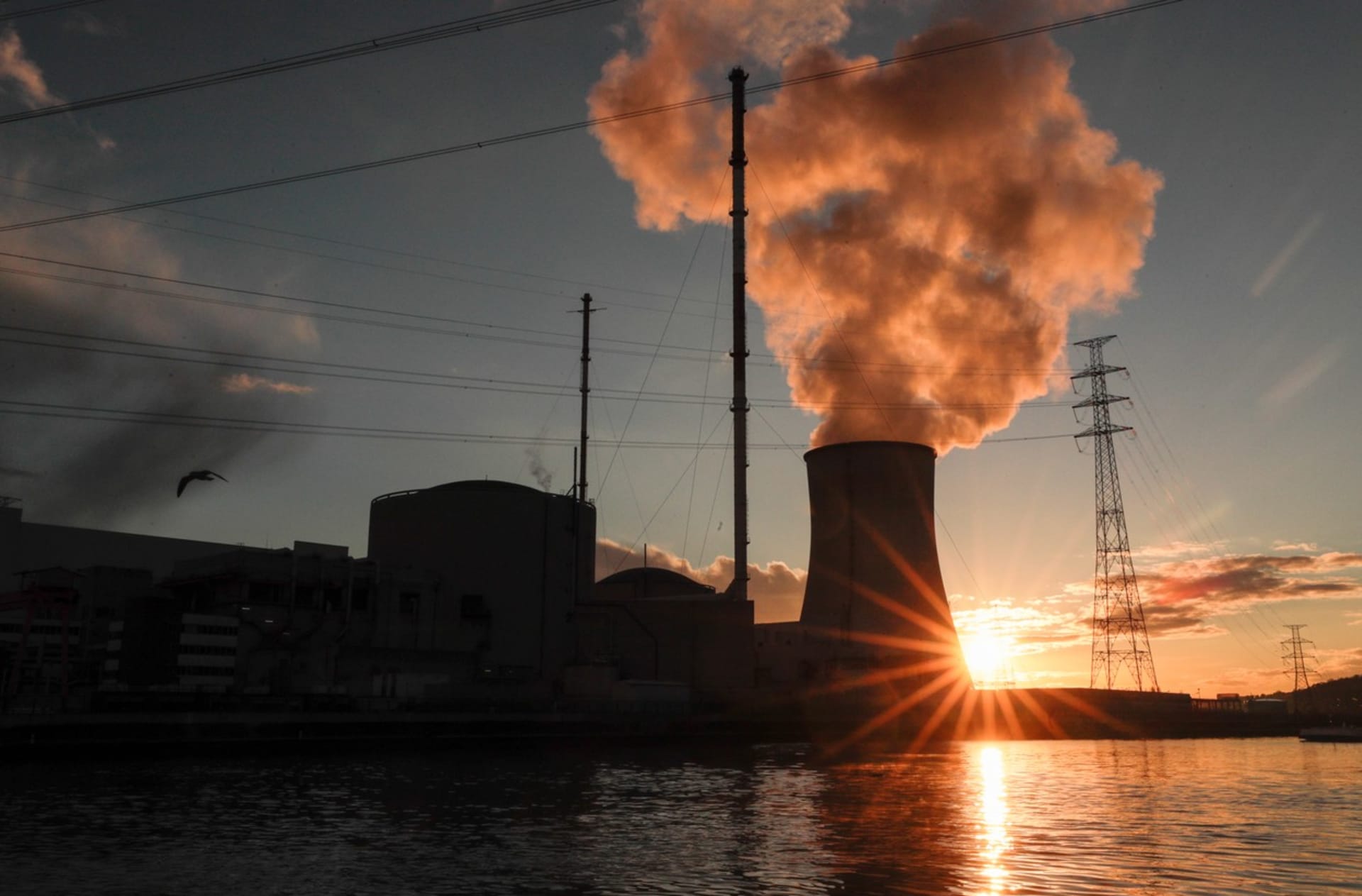 Jaderná elektrárna Tihange v Belgii, jejíž provoz by měl do roku 2025 skončit. Země chce přejít k jiným zdrojům elektřiny.