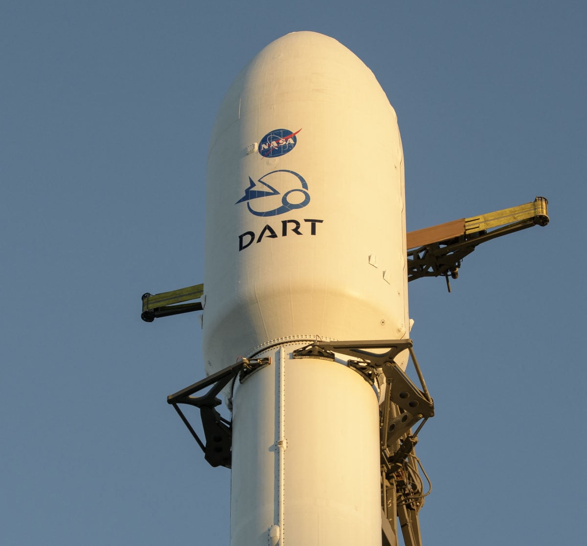 Raketa společnosti SpaceX vynesla z Vandenbergovy základny amerických vesmírných sil v Kalifornii modul, který zamířil k planetce Didymos.