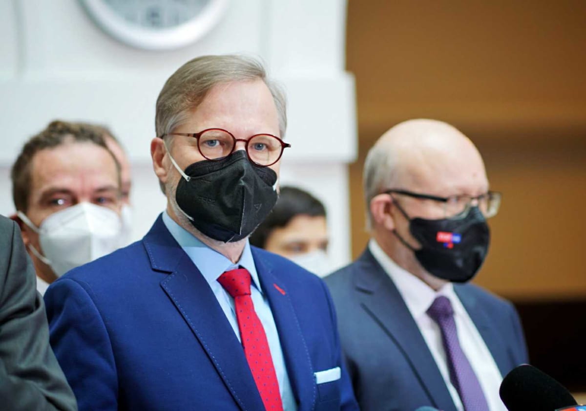 Premiérem bude v nové vládě Petr Fiala (ODS), do horkého křesla ministra zdravotnictví by měl usednout Vlastimil Válek (TOP 09).