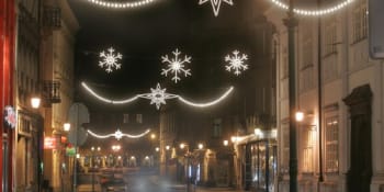 Vánoční cesta: Plzeň se chlubí netradičním stromem a také nižší spotřebou energie