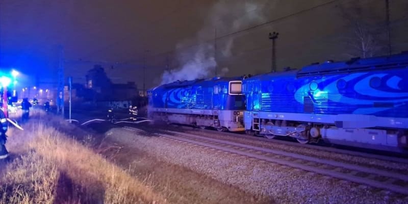 V Olomouci hořela lokomotiva s vagony benzinu.