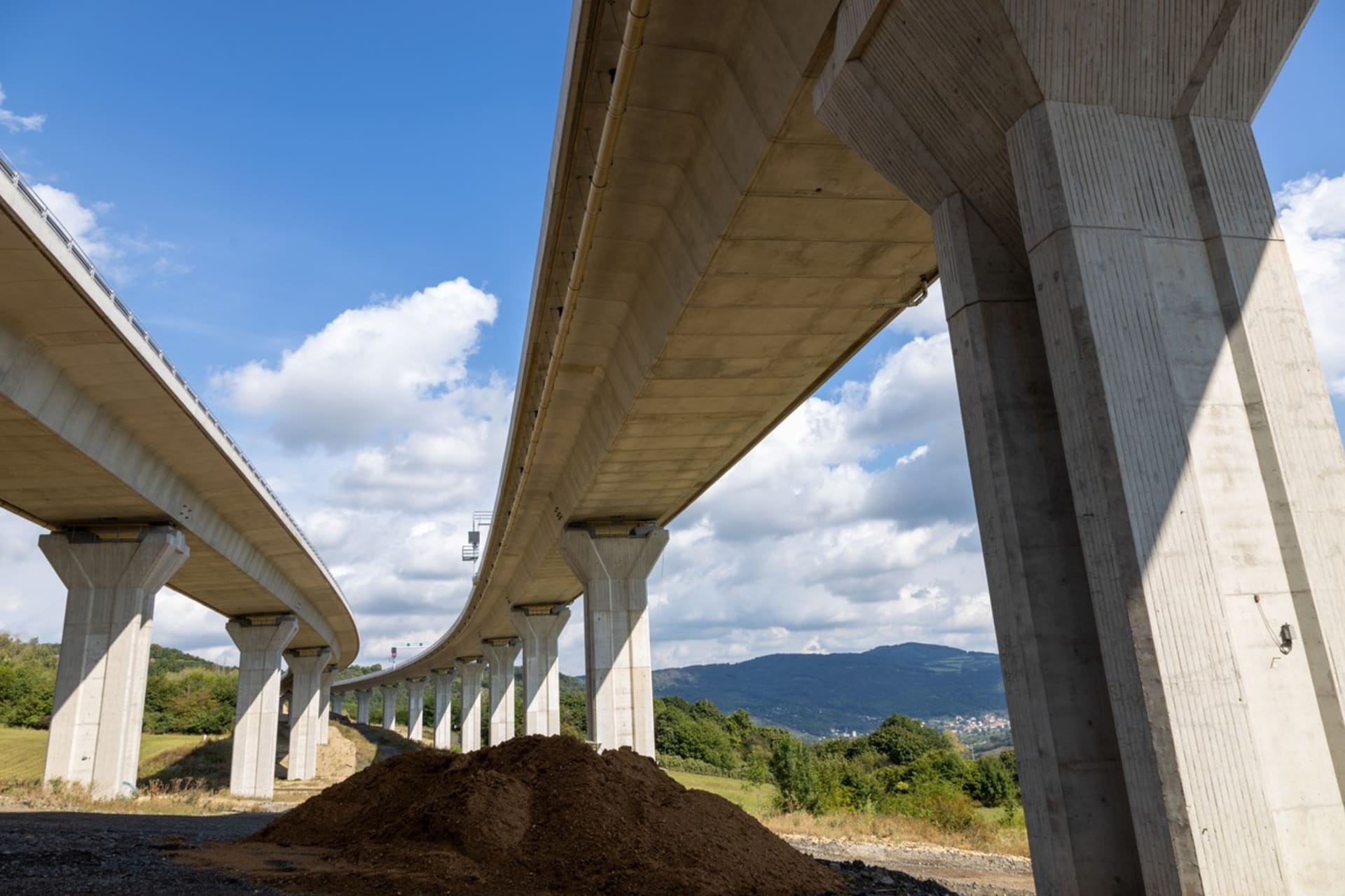 Nová vláda slibuje zvýšit rychlost na některých úsecích dálnice. (Ilustrační foto)