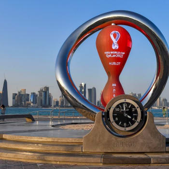 Hodiny odpočítávají start fotbalového šampionátu v Kataru. Začíná 21. listopadu 2022.