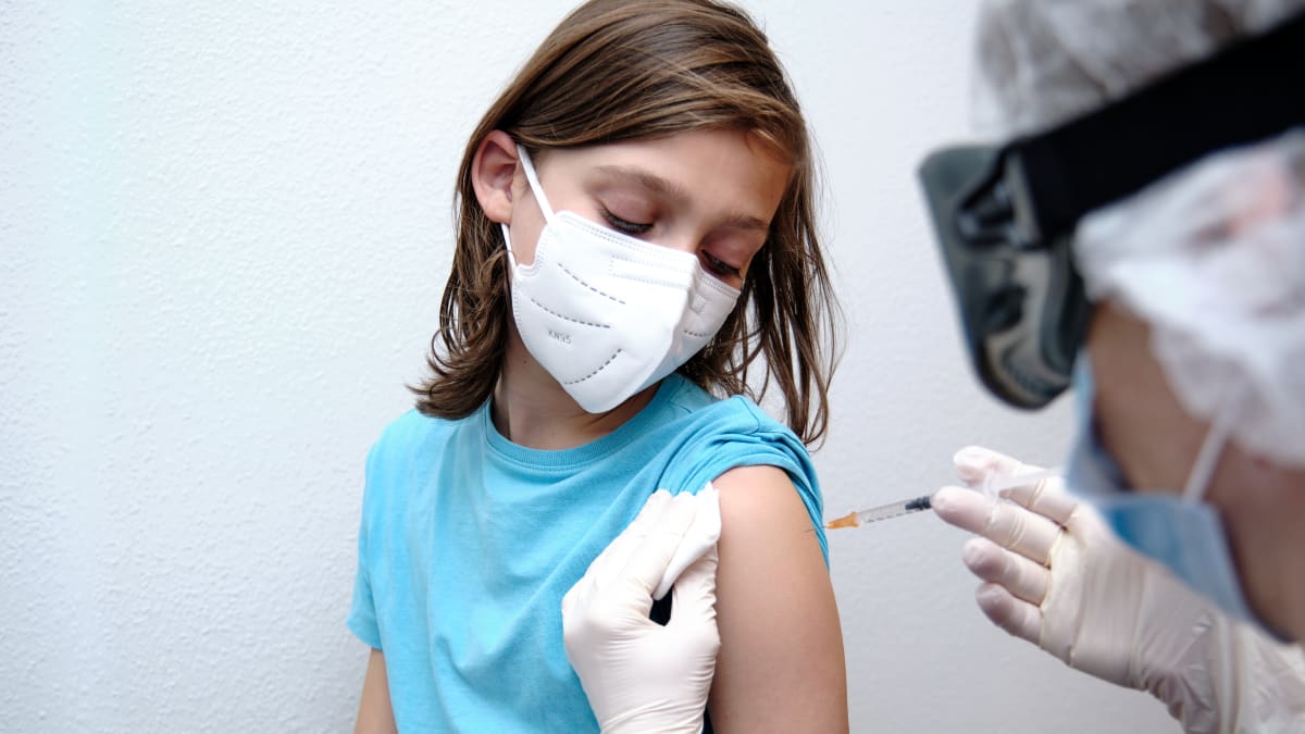 Vakcíny pro děti od pěti do jedenácti jsou již v nemocnicích.