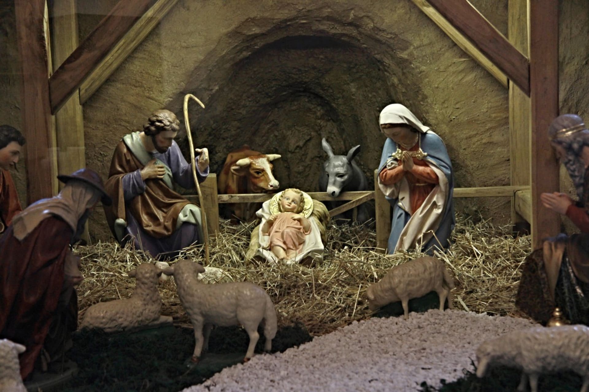 Asi každé dítě se na Štědrý den snažilo alespoň koutkem oka zahlédnout Ježíška, jak jim pod stromečkem naděluje dárky.