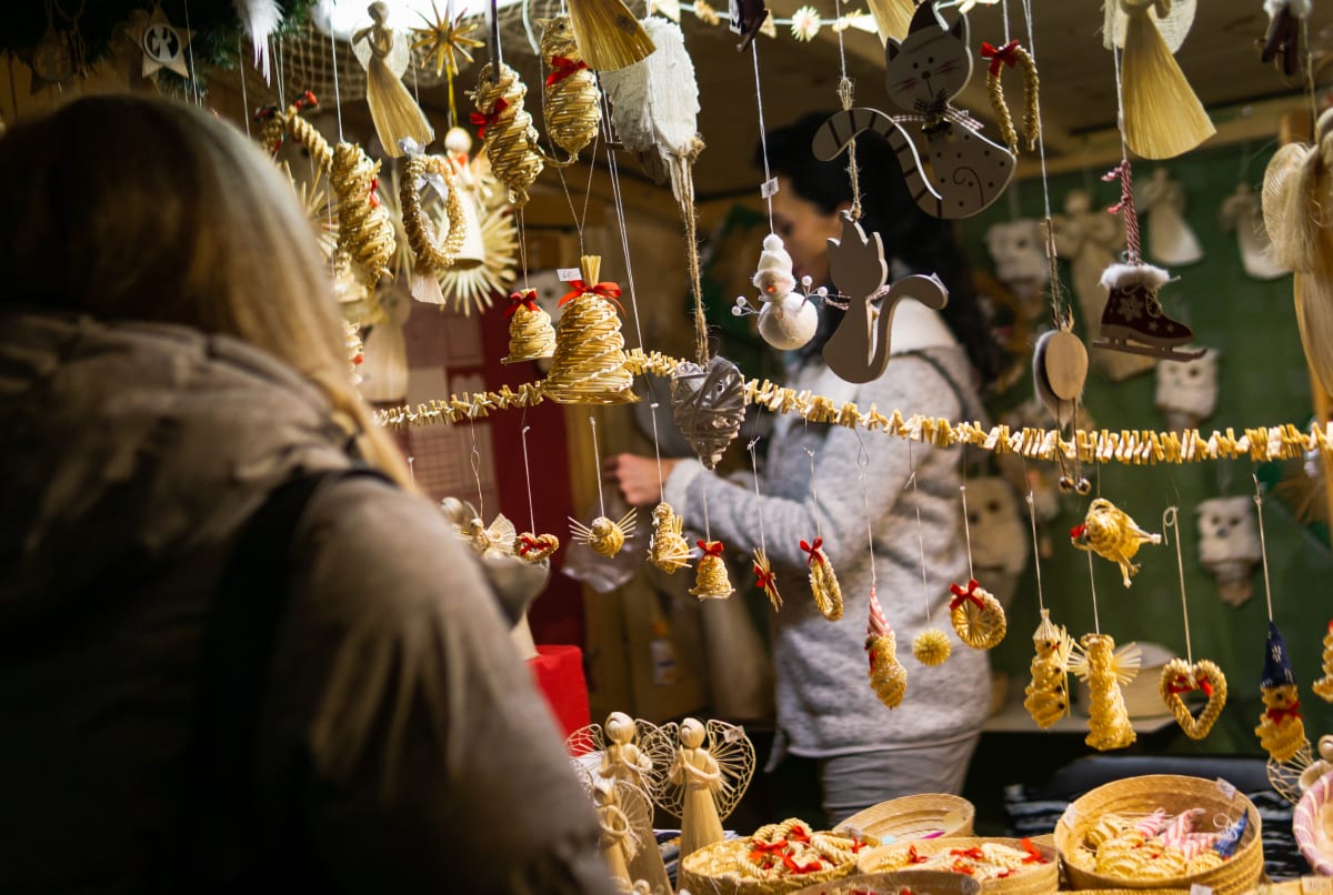 Prodejcům se nelíbí, že omezení k vánočním trhům přišla opět ze dne na den.